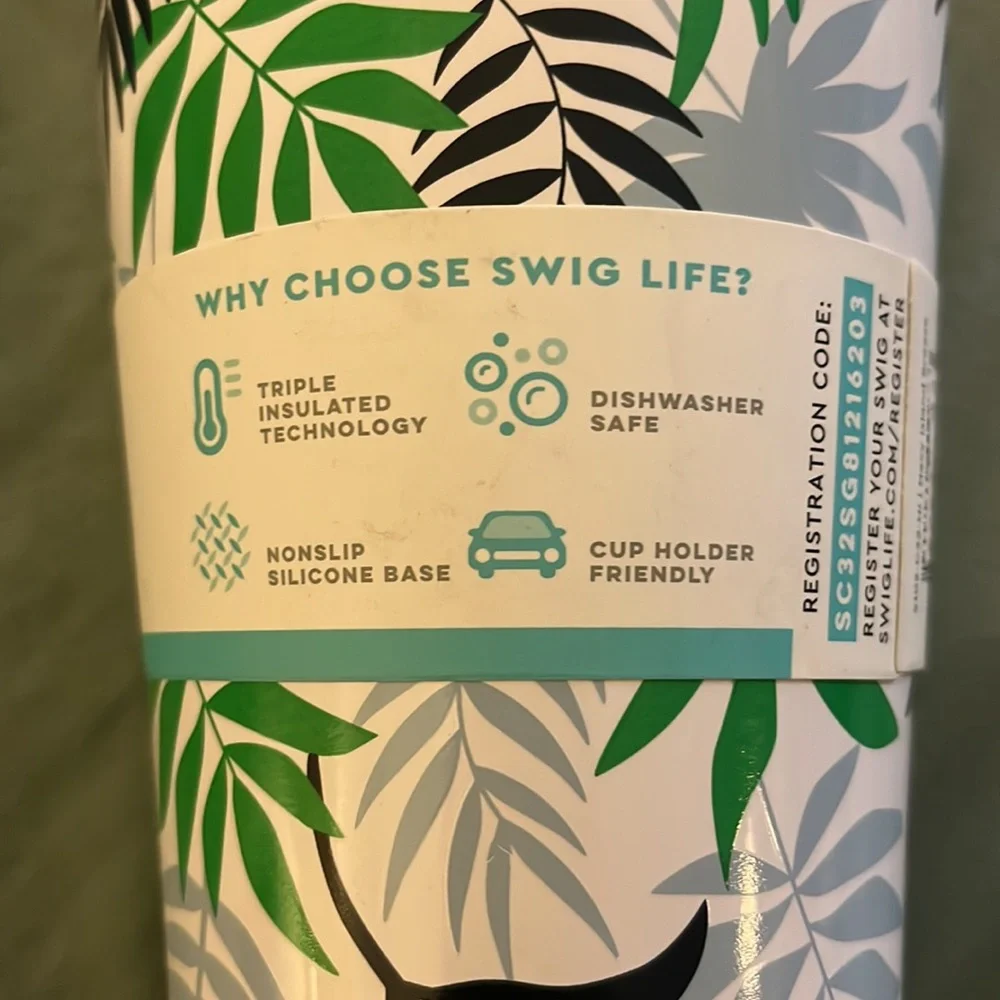 32oz swig life stainless steel insulated Tumblr, green and blue leaves. - Picture 4 of 5
